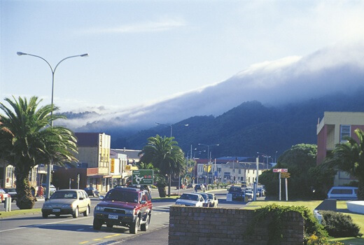 Queenstown mit bergiger Landschaft Neuseeland