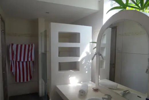 Badezimmer Villa Nuri Merah 2