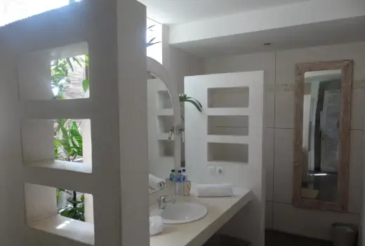 Badezimmer Villa Nuri Merah 2