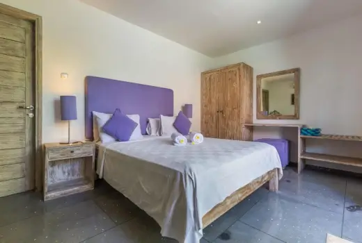 Blick in das Schlafzimmer der Villa Nuri Merah