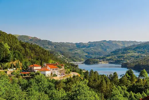 Landhaus an den Bergen des Douro-Tals Nordportugal