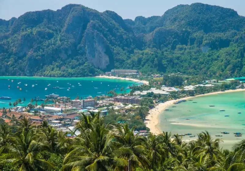 Blick auf Phi Phi Island in Krabi Südthailand